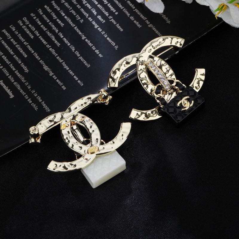 Chanel Brooch 09yxs70